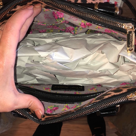 NWT Betsy Johnson satchel w/ scarf and pouch - Picture 7 of 8